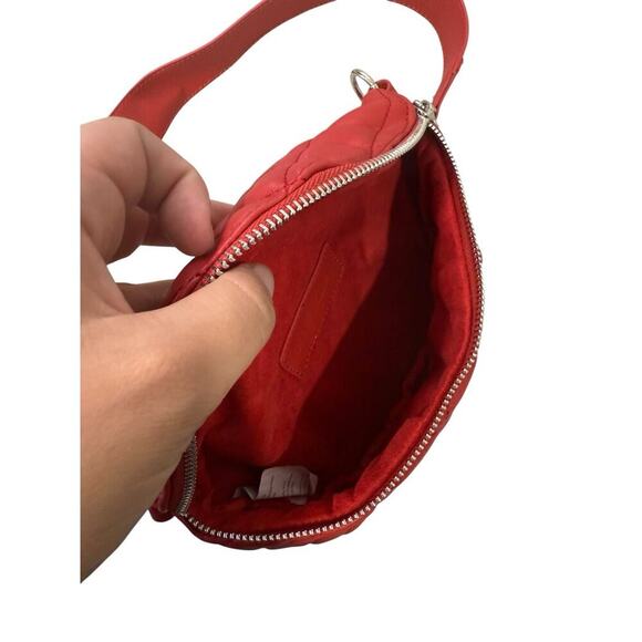 Steve Madden Faux Leather Quilted Red Belt Bag Travel Concert - Picture 4 of 7